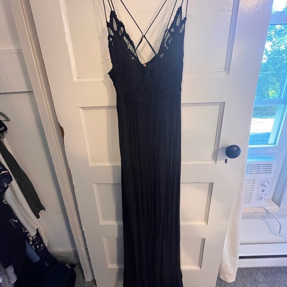 Size small, worn once - Picture 4 of 4